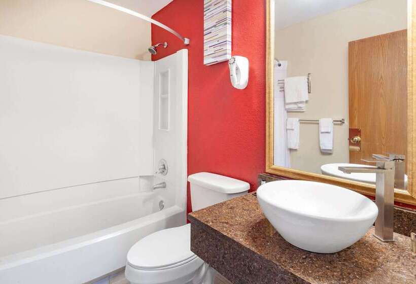 בית מלון כפרי Baymont By Wyndham Perrysburg Toledo