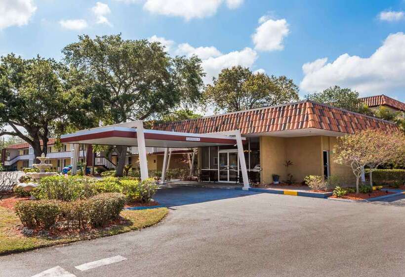 בית מלון כפרי Baymont By Wyndham Sarasota