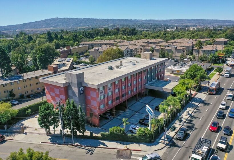 בית מלון כפרי Best Western Los Angeles Worldport