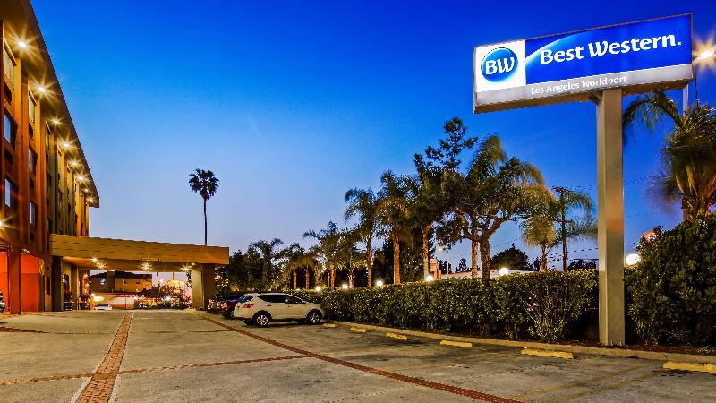 בית מלון כפרי Best Western Los Angeles Worldport