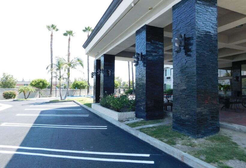 בית מלון כפרי Best Western Plus Anaheim Orange County