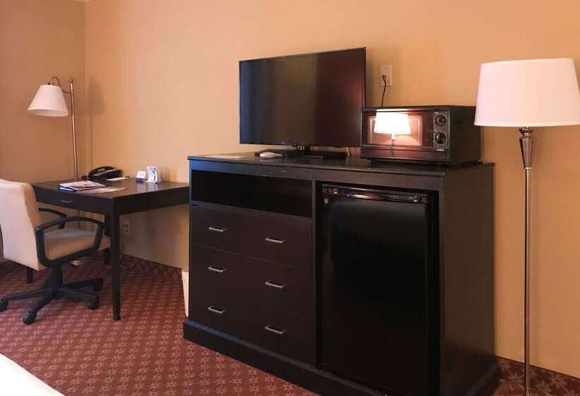 Clarion Hotel & Conference Center