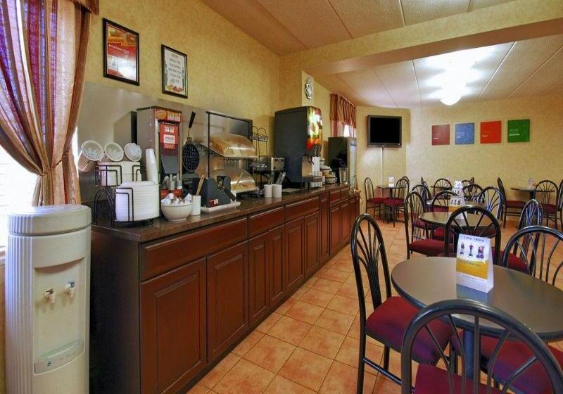 Отель Comfort Inn University Center