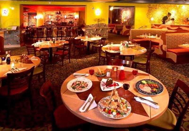 هتل Courtyard By Marriott Detroit Downtown