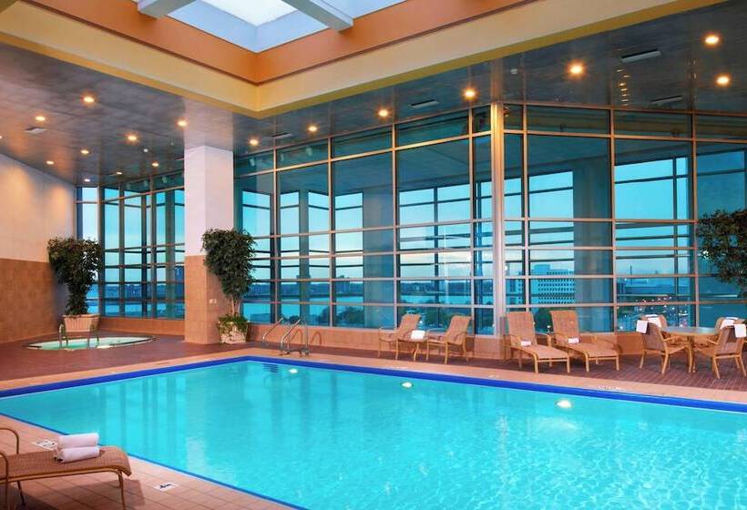 هتل Courtyard By Marriott Detroit Downtown