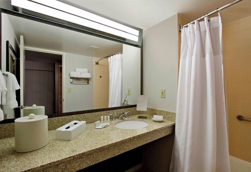 فندق Courtyard By Marriott Lyndhurst/meadowlands