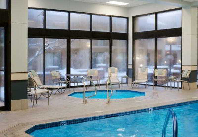 هتل Courtyard By Marriott Rockford