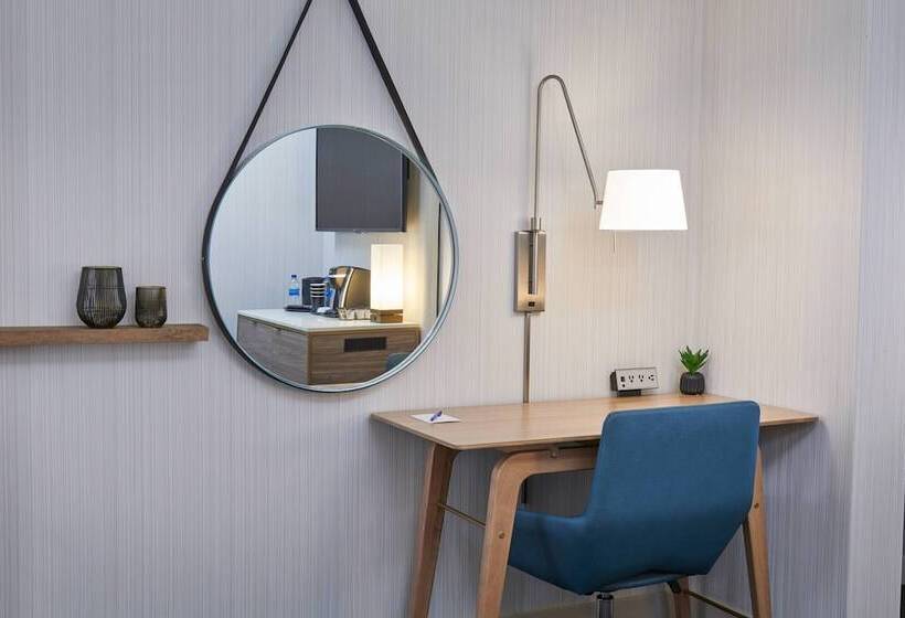 Delta Hotels By Marriott Detroit Novi