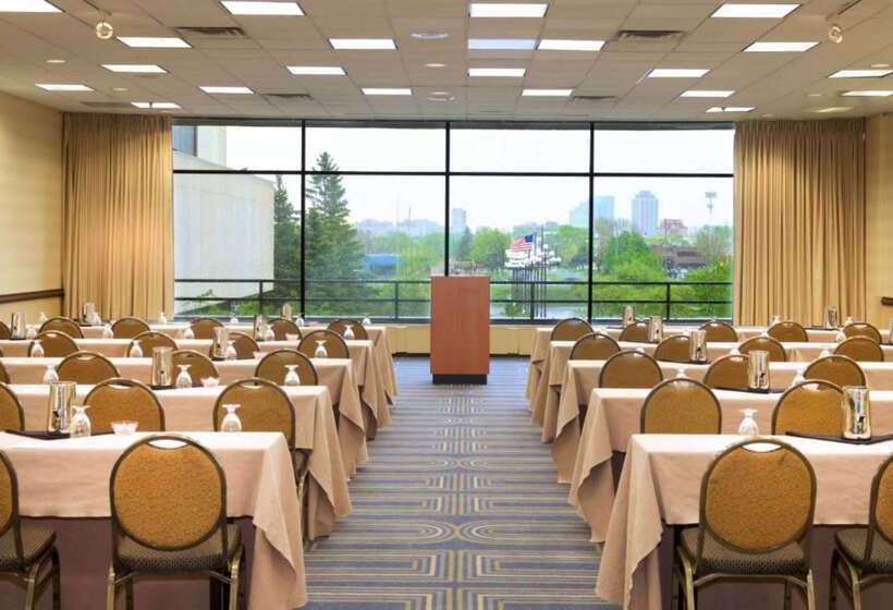 هتل Doubletree By Hilton Bloomington Minneapolis South