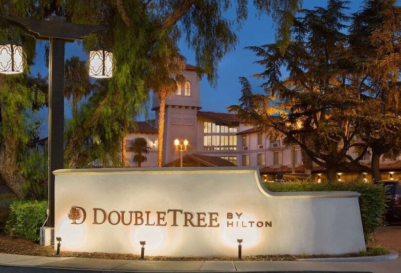 هتل Doubletree By Hilton Campbell  Pruneyard Plaza