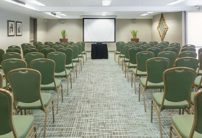 هتل Doubletree By Hilton Campbell  Pruneyard Plaza