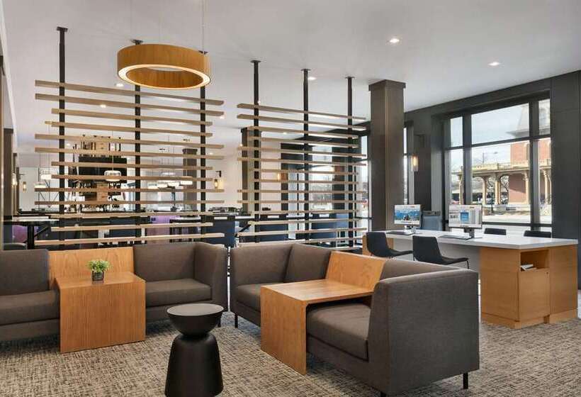 هتل Doubletree By Hilton Canton Downtown