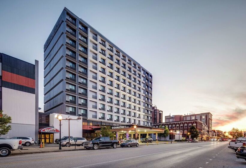 هتل Doubletree By Hilton Huntington