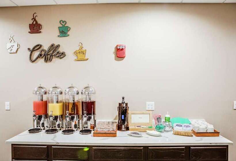 هتل Doubletree By Hilton Huntington