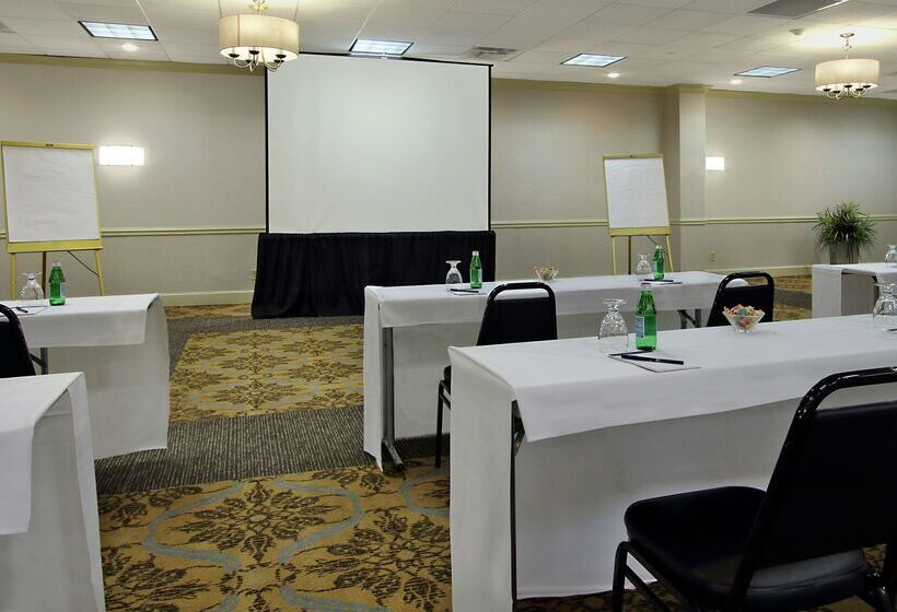 בית מלון כפרי Doubletree By Hilton  Mahwah
