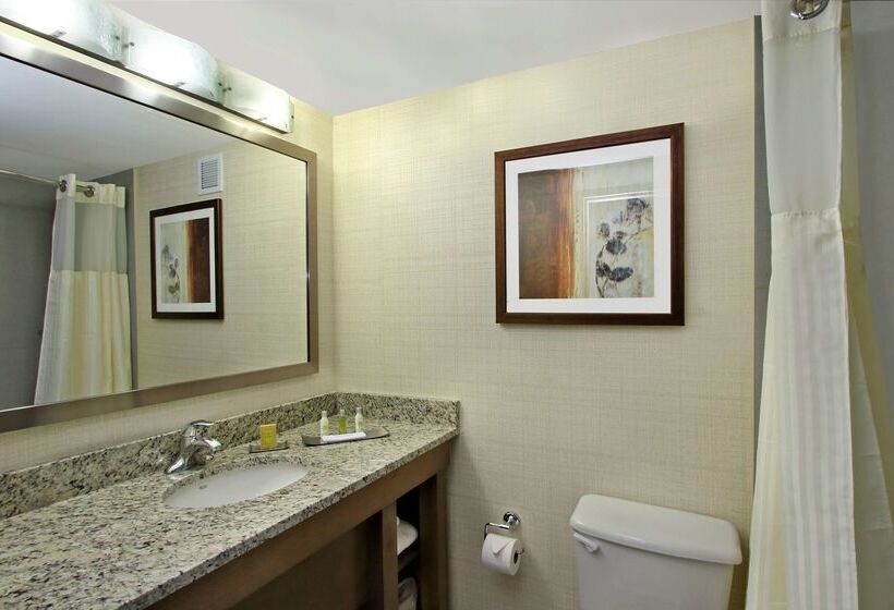 בית מלון כפרי Doubletree By Hilton  Mahwah