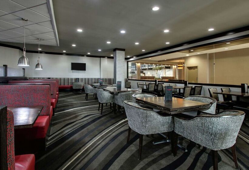 호텔 Doubletree By Hilton Mt. Vernon