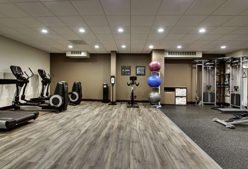 ホテル Doubletree By Hilton Mt. Vernon