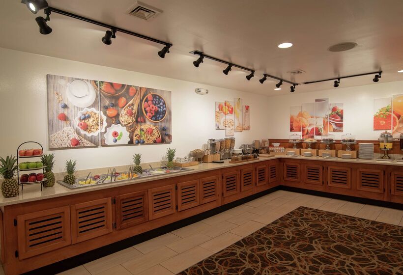 Doubletree By Hilton Hotel Norfolk Airport