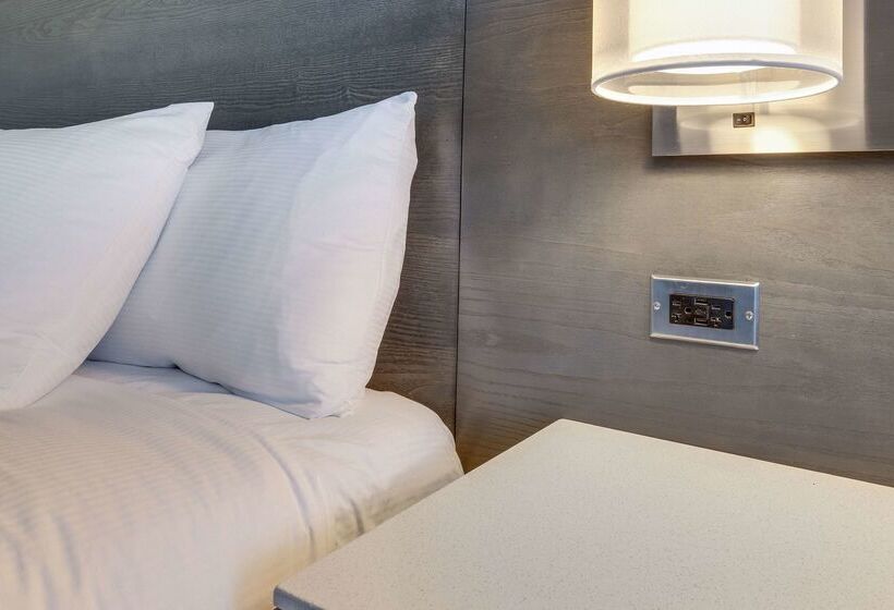 Doubletree By Hilton Hotel Racine Harbourwalk