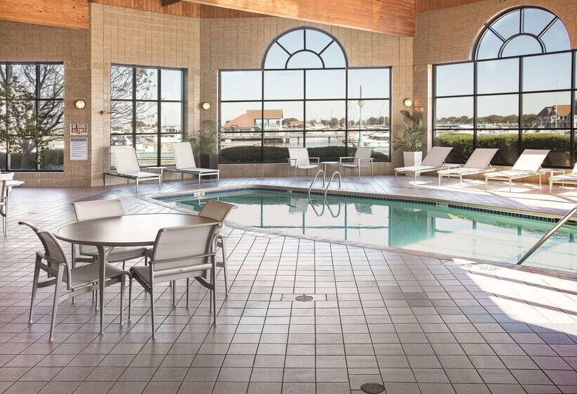 Doubletree By Hilton Hotel Racine Harbourwalk