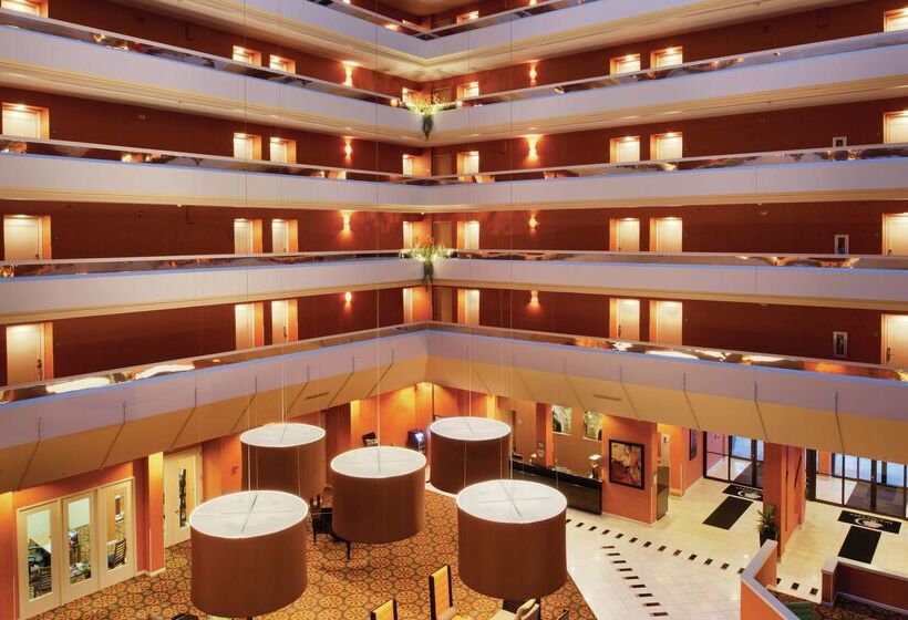 هتل Doubletree By Hilton Springfield