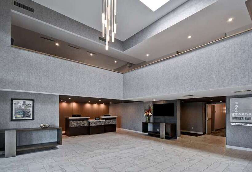 هتل Doubletree By Hilton St. Louis Airport