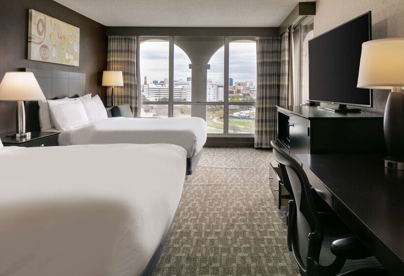 בית מלון כפרי Doubletree By Hilton Dallas   Market Center