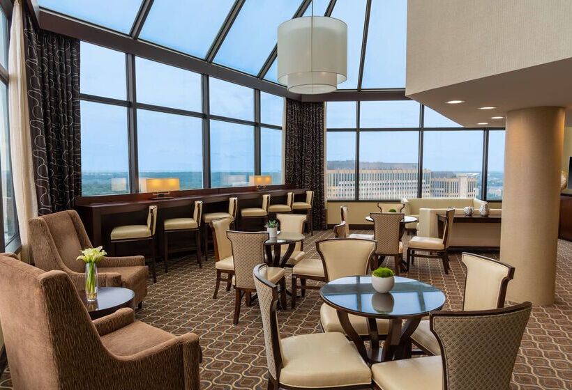 هتل Hilton Alexandria Mark Center