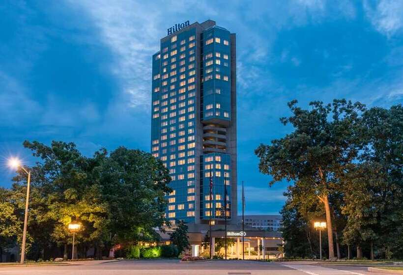هتل Hilton Alexandria Mark Center