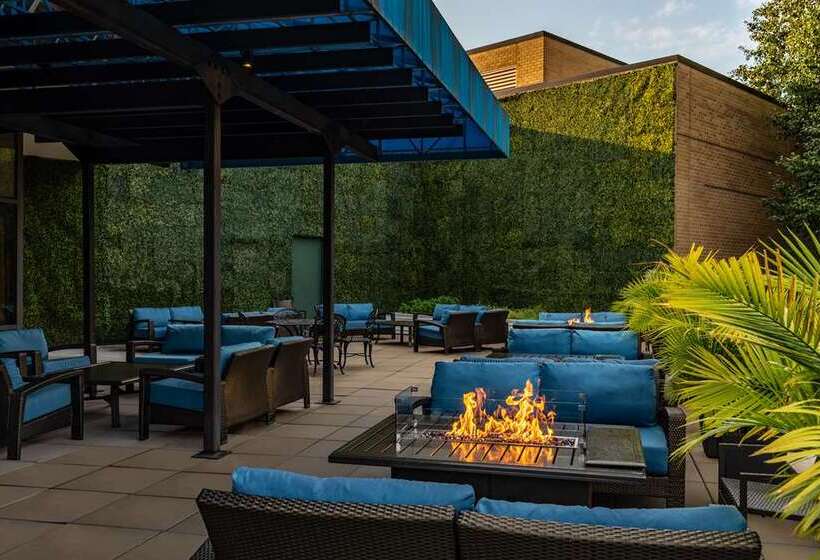 هتل Hilton Alexandria Mark Center