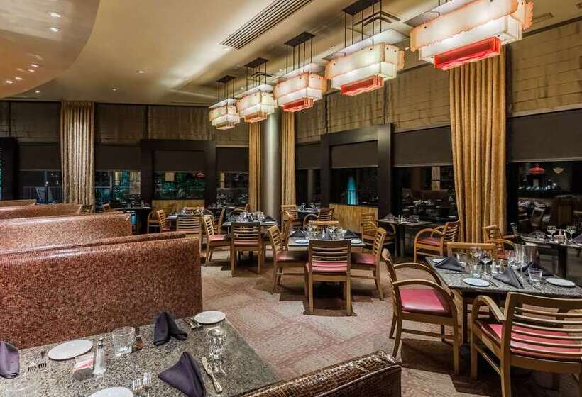 هتل Hilton Alexandria Mark Center