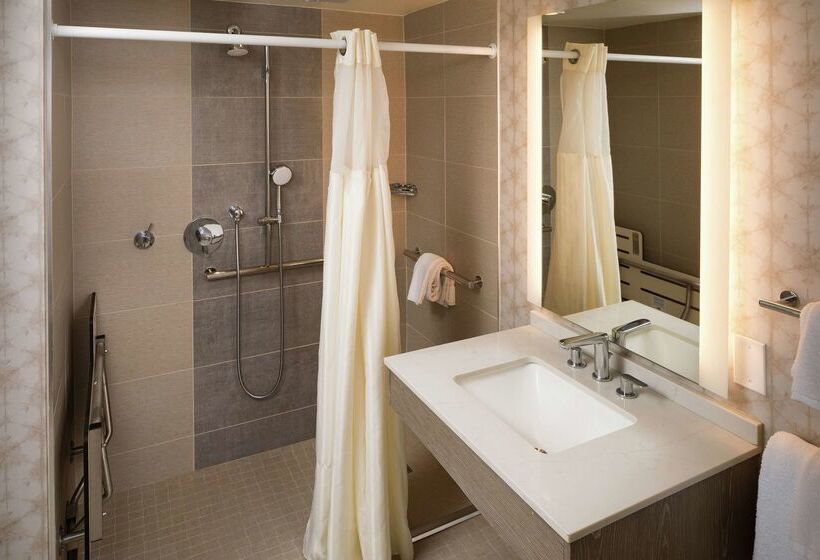 هتل Hilton Birmingham Downtown At Uab