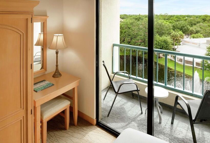 فندق Hilton Boca Raton Suites