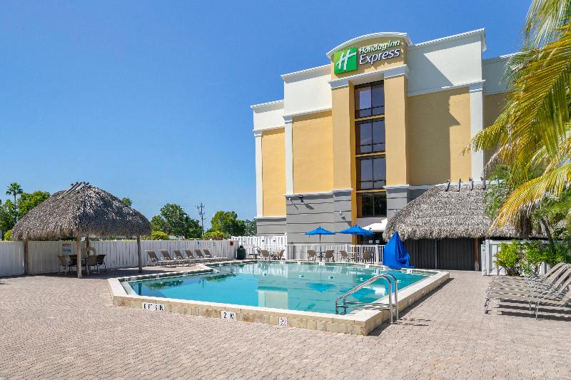 בית מלון כפרי Holiday Inn Express Cape Coral Fort Myers Area, An Ihg