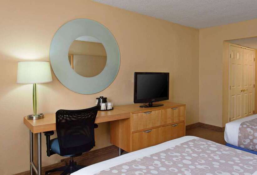 בית מלון כפרי Hilton Garden Inn Los Angeles Airport