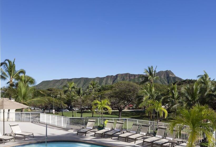 בית מלון כפרי Park Shore Waikiki