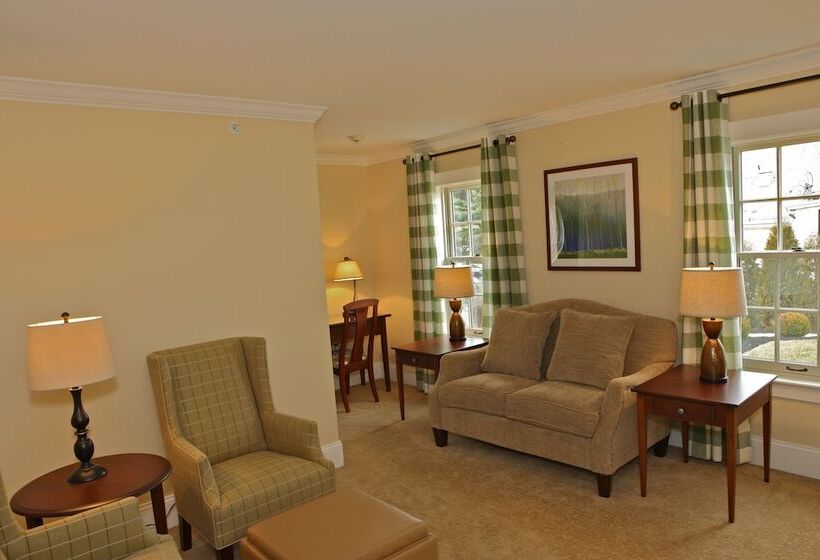 호텔 Publick House Historic Inn And Country Motor Lodge