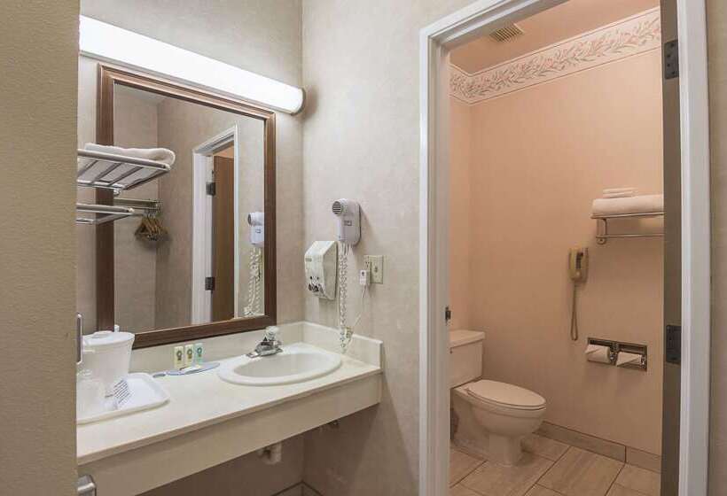 هتل Quality Inn Fresno Yosemite Airport