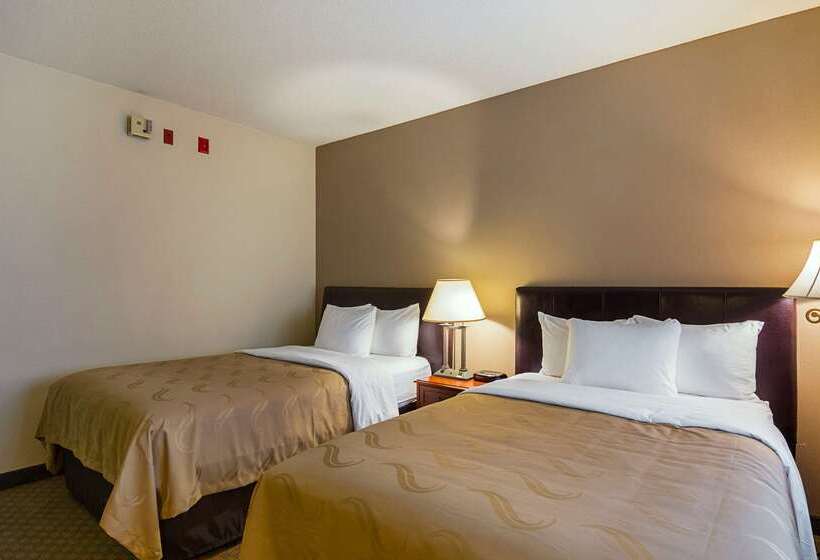 هتل Quality Inn Fresno Yosemite Airport