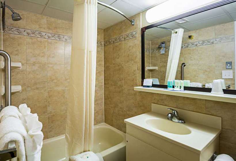 هتل Quality Inn Oceanfront