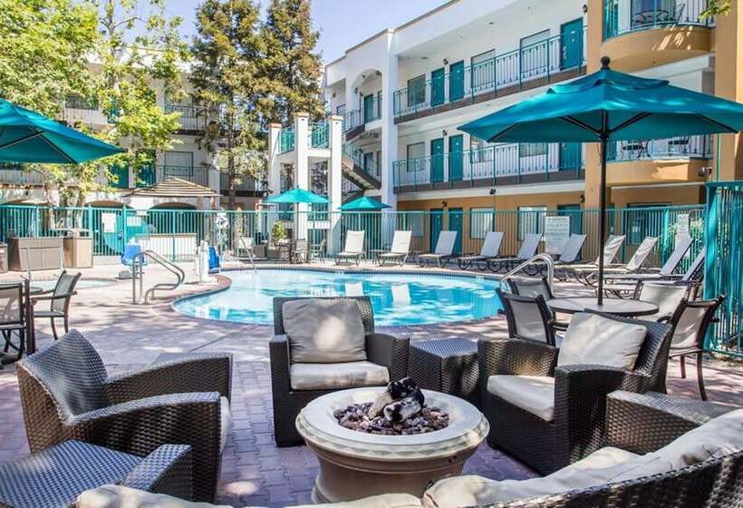 בית מלון כפרי Quality Suites Downtown San Luis Obispo