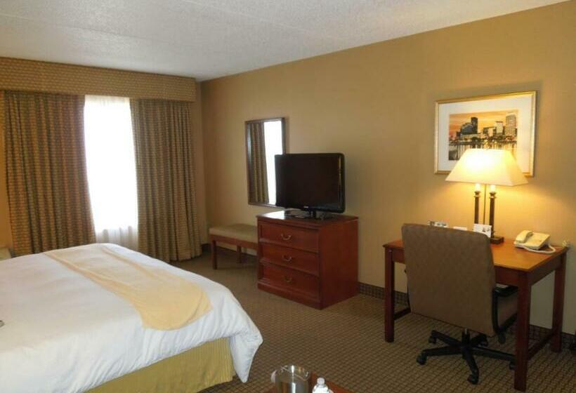 هتل Rl Cleveland Airport West