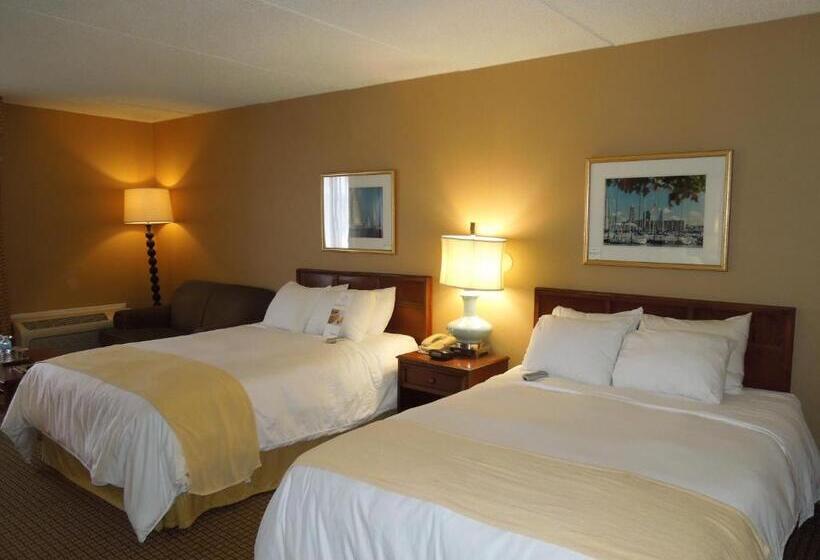 هتل Rl Cleveland Airport West