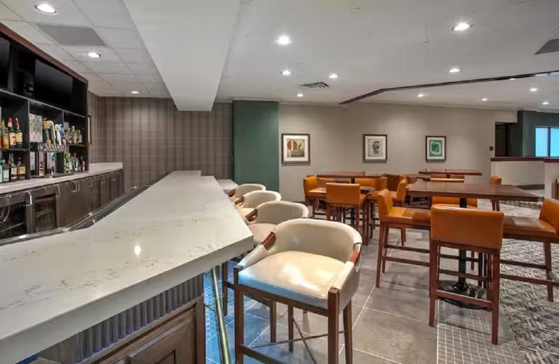 فندق Doubletree By Hilton Lansing