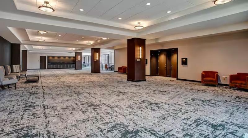 فندق Doubletree By Hilton Lansing