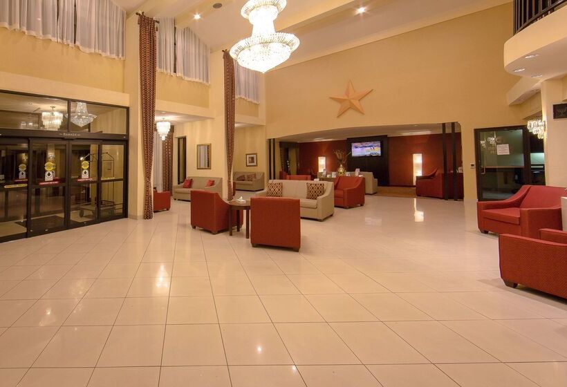 هتل Ramada By Wyndham Houston Intercontinental Airport East