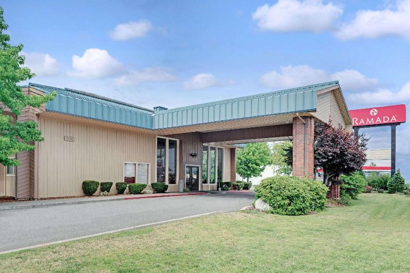 호텔 Ramada By Wyndham Spokane Valley