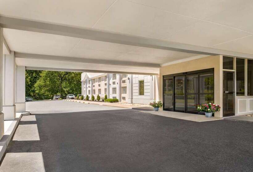 هتل Ramada By Wyndham Allentown Bethlehem