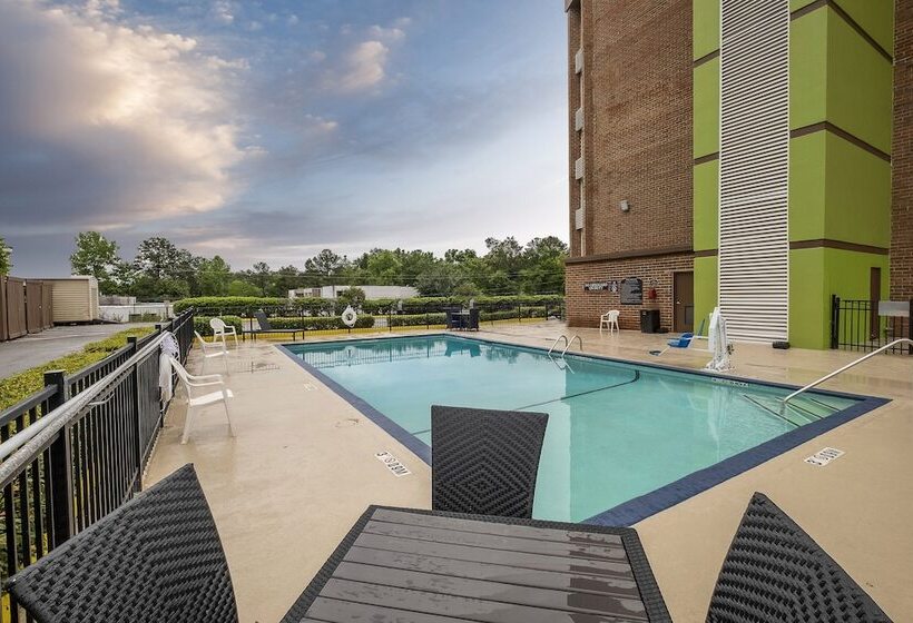 هتل Red Roof Inn & Suites Macon